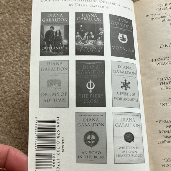 Used - Diana Gabaldon - Dragonfly In Amber Book - Picture 3 of 3